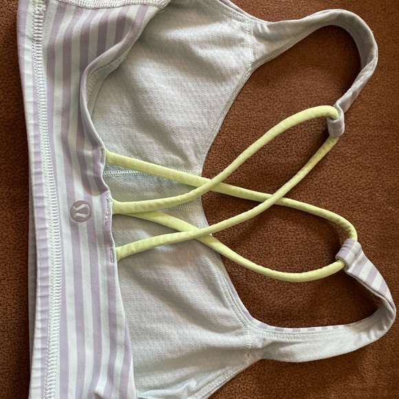 Lululemon Sports Bra-Size 2 - Picture 2 of 2